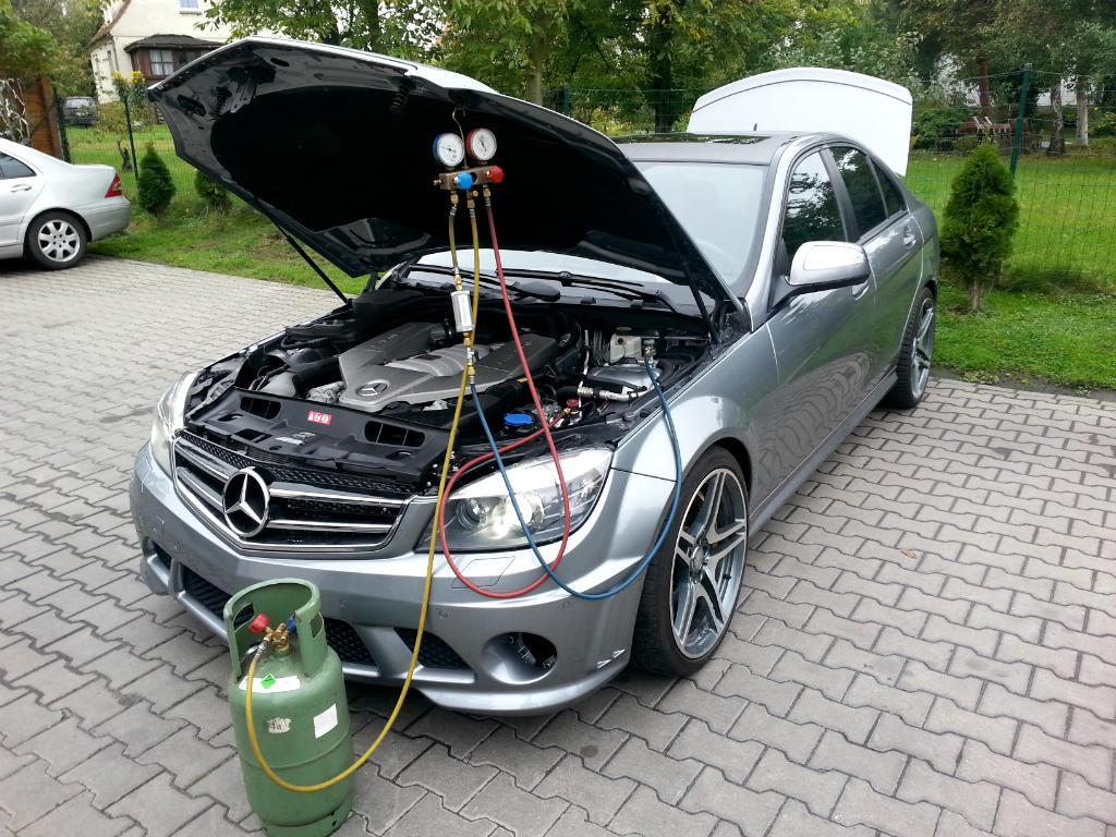 Serwis klimatyzacji w Mercedesie